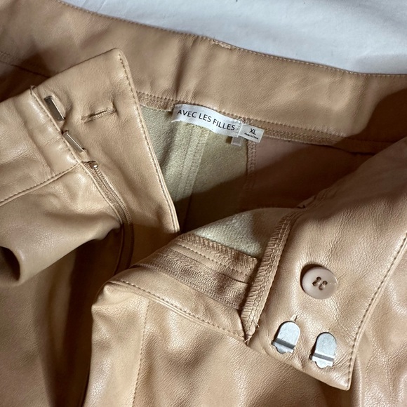 Avec Les Files Pleated Leather pants. Run big for XL. Super comfy wide leg pant. - Picture 2 of 6